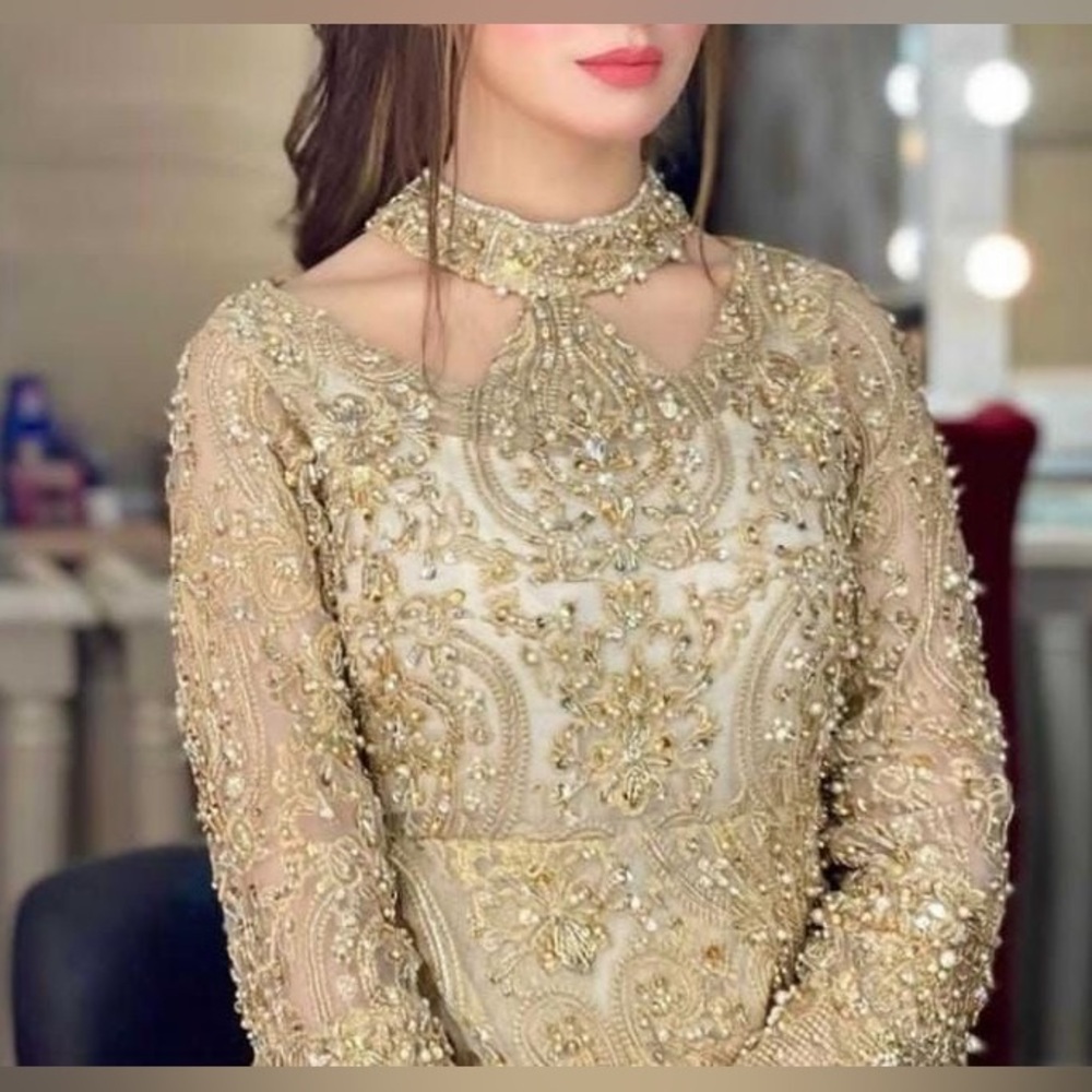 Kanwal Malik (Elegant Gold and White Embellished dress) small size - Picture 2 of 16